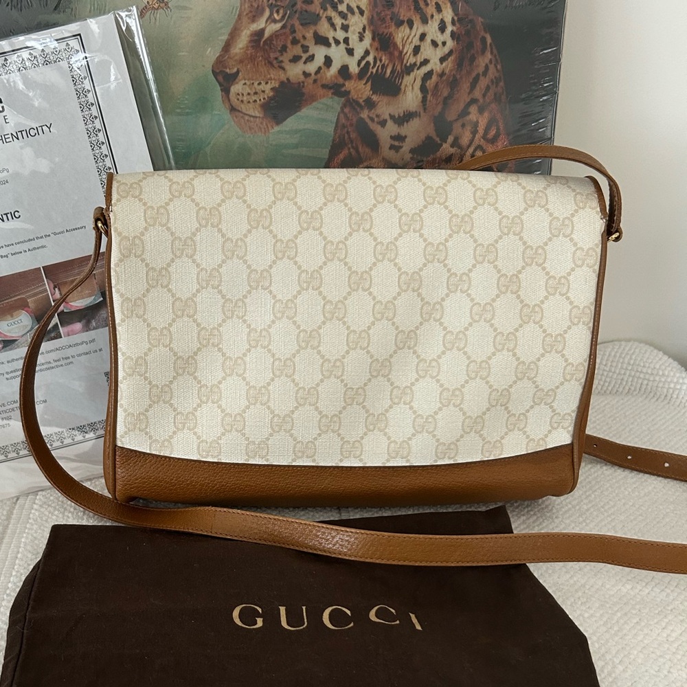 GUCCI Luxury Vintage Crossbody with COA, Full Inclusion - Picture 9 of 10